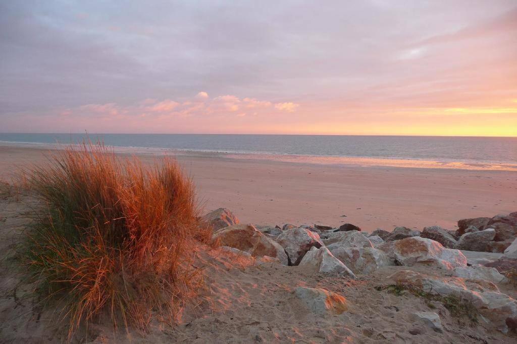 Gites Des Isles - Le Jersey Barneville-Carteret Exterior foto